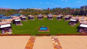 VON RESORT GOLDEN BEACH Pools & Beach